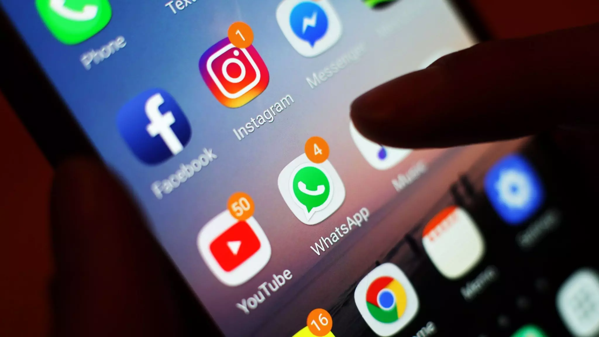 ഇനി മുതല് നിങ്ങളുടെ അക്കൗണ്ട് ഫേസ്ബുക്കുമായി ബന്ധിപ്പിക്കാം; പുതിയ ഫീച്ചറുമായി വാട്സാപ്പ് ഇനി മുതല് നിങ്ങളുടെ അക്കൗണ്ട് ഫേസ്ബുക്കുമായി ബന്ധിപ്പിക്കാം; പുതിയ ഫീച്ചറുമായി വാട്സാപ്പ്