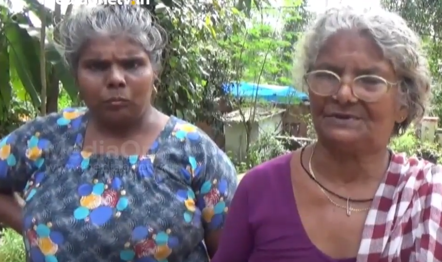 മാനസിക രോഗിയായ മകള്‍ക്കും നിത്യരോഗിയായ മകനുമൊപ്പം കാറ്റ് തകര്‍ത്ത വീടിന് മുന്നില്‍ നെഞ്ചുലഞ്ഞ് 76കാരിയായ ഒരമ്മ