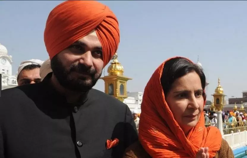 അമൃത്സര് ട്രെയിന് അപകടത്തില് അനാഥരായ കുട്ടികളെ ദത്തെടുക്കുമെന്ന് സിദ്ദു അമൃത്സര് ട്രെയിന് അപകടത്തില് അനാഥരായ കുട്ടികളെ ദത്തെടുക്കുമെന്ന് സിദ്ദു