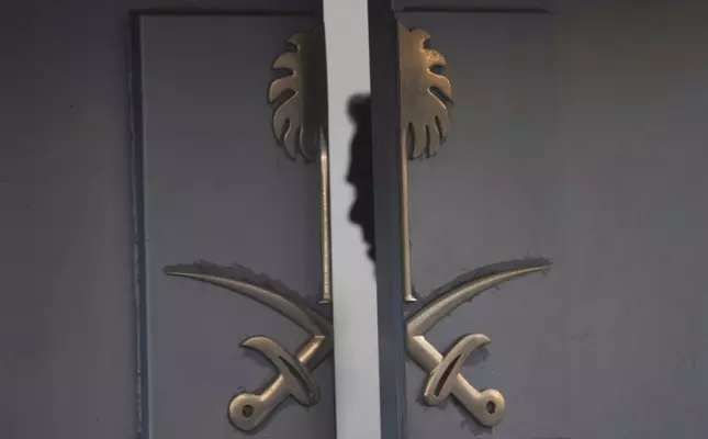 ജമാല് കശോഗി കോണ്സുലേറ്റിനകത്ത് വെച്ച് കൊല്ലപ്പെട്ടന്ന വാര്ത്ത തള്ളി സൗദി; അന്വേഷണം ഊര്ജ്ജിതമാക്കി ജമാല് കശോഗി കോണ്സുലേറ്റിനകത്ത് വെച്ച് കൊല്ലപ്പെട്ടന്ന വാര്ത്ത തള്ളി സൗദി; അന്വേഷണം ഊര്ജ്ജിതമാക്കി