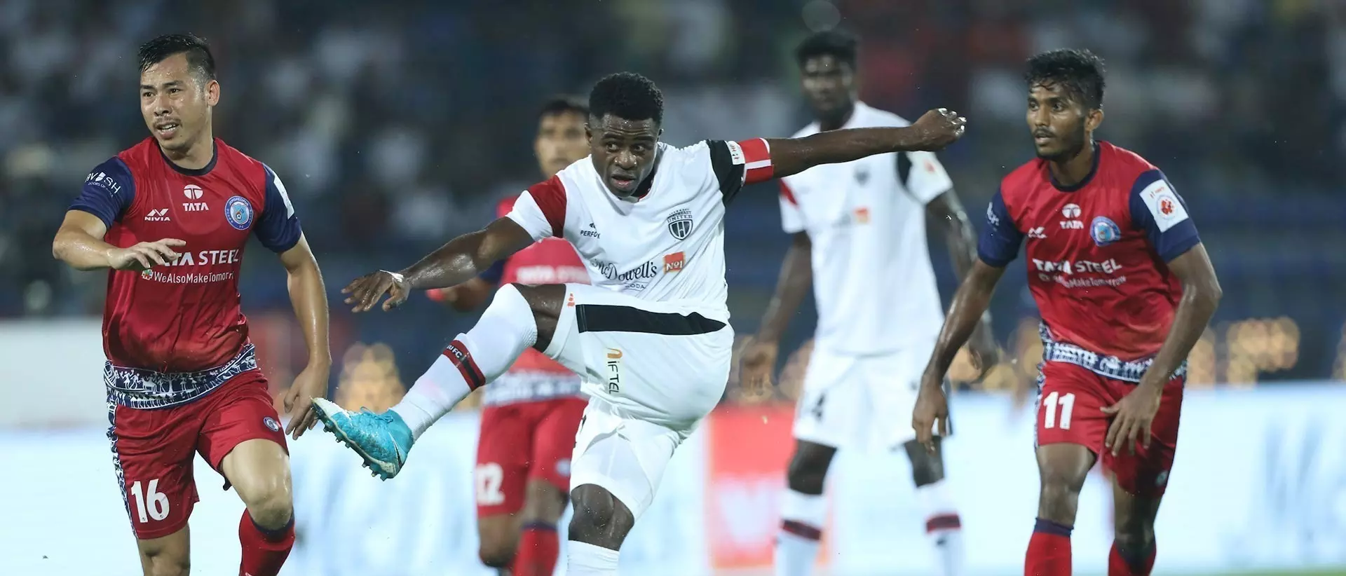 എെ.എസ്.എല്: നോര്ത്ത് ഈസ്റ്റ് യുനൈറ്റഡ് - ജംഷഡ്പൂര് എഫ്.സി മത്സരം സമനിലയില് എെ.എസ്.എല്: നോര്ത്ത് ഈസ്റ്റ് യുനൈറ്റഡ് - ജംഷഡ്പൂര് എഫ്.സി മത്സരം സമനിലയില്