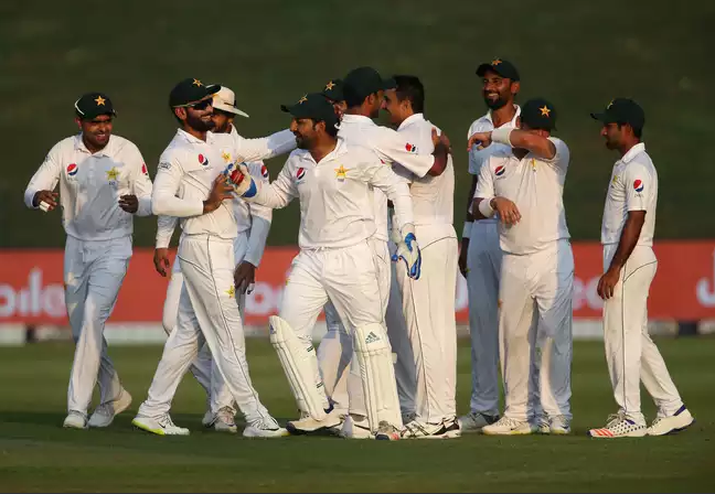 ആസ്‌ട്രേലിയയെ എറിഞ്ഞിട്ട് പാകിസ്താന്‍; നിര്‍ണായക ലീഡ് 