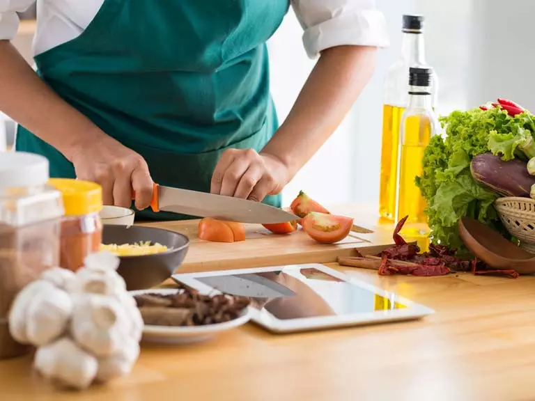 പാചകം ഒരു ബാലികേറാമലയല്ല, എളുപ്പമാക്കാന്‍ ഇതാ ചില നുറുങ്ങുകള്‍