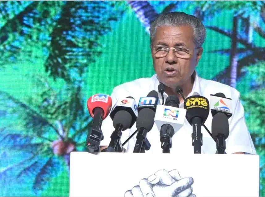 ‘’നിങ്ങളങ്ങനെ നന്നാവേണ്ട’’ ഇതാണ് പ്രളയ ദുരിതാശ്വാസത്തിന്റെ കാര്യത്തില് കേന്ദ്രത്തിന്റെ നിലപാടെന്ന് പിണറായി ‘’നിങ്ങളങ്ങനെ നന്നാവേണ്ട’’ ഇതാണ് പ്രളയ ദുരിതാശ്വാസത്തിന്റെ കാര്യത്തില് കേന്ദ്രത്തിന്റെ നിലപാടെന്ന് പിണറായി