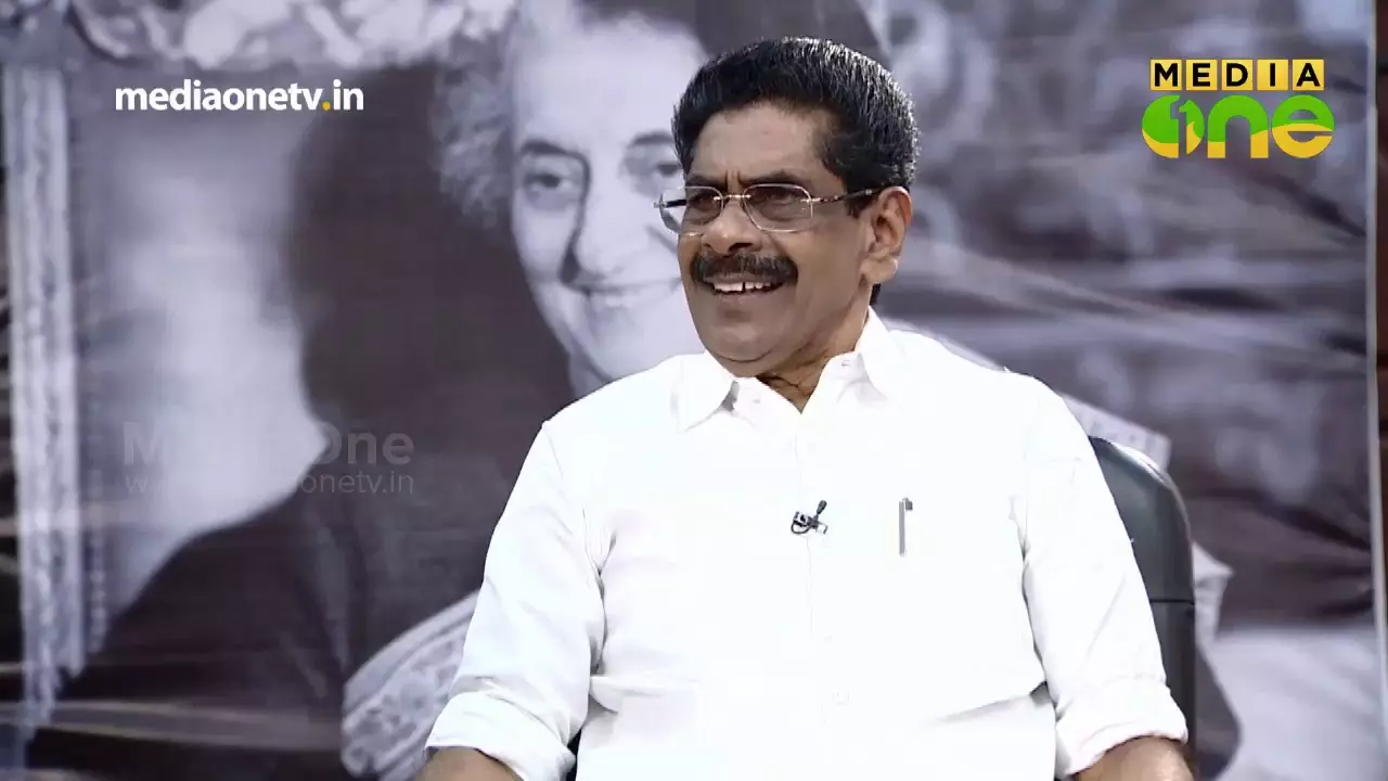 ‘’വാട്സാപ്പില് മാത്രം ജീവിച്ചാല് പോര’’- ബൽറാമിനെ പരസ്യമായി വിമര്ശിച്ച് മുല്ലപ്പള്ളി ‘’വാട്സാപ്പില് മാത്രം ജീവിച്ചാല് പോര’’- ബൽറാമിനെ പരസ്യമായി വിമര്ശിച്ച് മുല്ലപ്പള്ളി