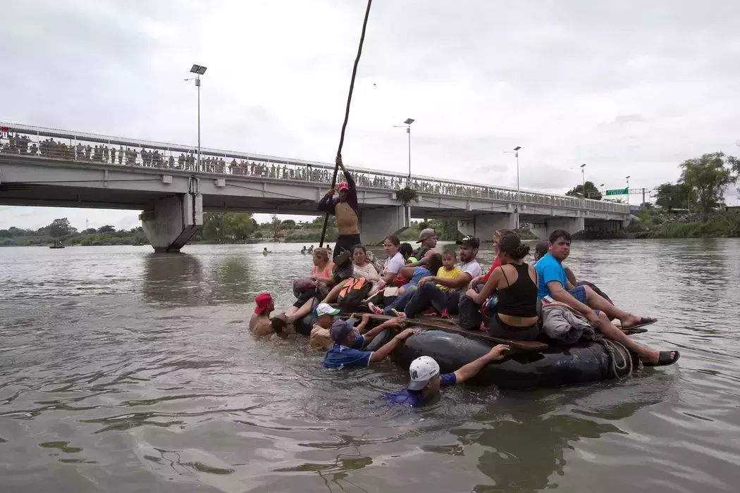ഹോണ്ടുറാസില് നിന്നും അമേരിക്കയിലേക്ക് പ്രവേശിക്കാനുള്ള അഭയാര്ത്ഥിക്കൂട്ടങ്ങളുടെ ശ്രമം തുടരുന്നു ഹോണ്ടുറാസില് നിന്നും അമേരിക്കയിലേക്ക് പ്രവേശിക്കാനുള്ള അഭയാര്ത്ഥിക്കൂട്ടങ്ങളുടെ ശ്രമം തുടരുന്നു
