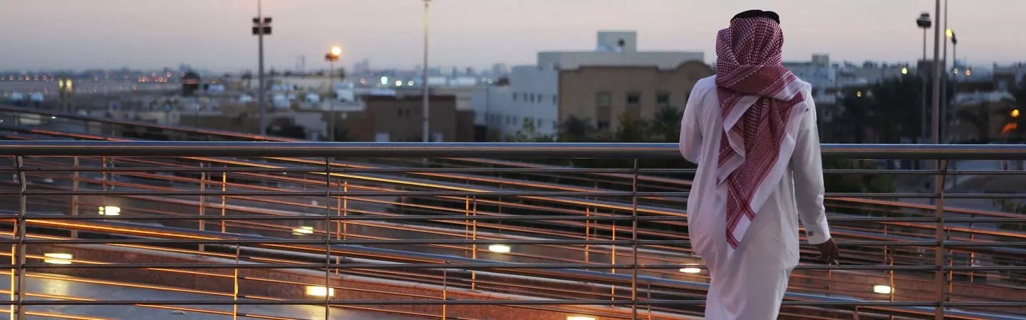 സൗദിവത്കരണം രണ്ടാം ഘട്ടത്തിലേക്ക്; സൗദികള് കൂടുതല് മേഖലകളിലേക്ക് സൗദിവത്കരണം രണ്ടാം ഘട്ടത്തിലേക്ക്; സൗദികള് കൂടുതല് മേഖലകളിലേക്ക്