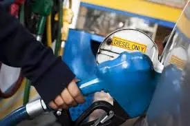 രാജ്യത്ത് ആദ്യമായി വിലയുടെ കാര്യത്തില്‍ പെട്രോളിനെ തോല്‍പ്പിച്ച് ഡീസല്‍