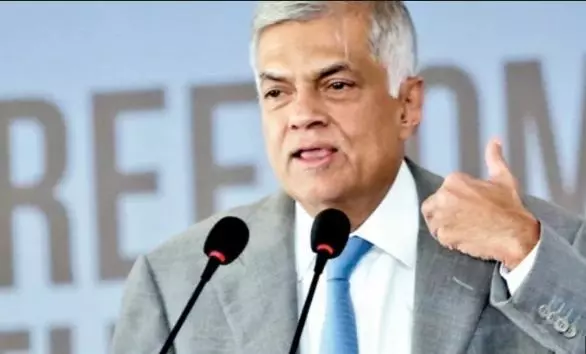 പദവി ഒഴിയില്ലെന്ന് വിക്രമസിംഗെ: ശ്രീലങ്കയില്‍ രാഷ്ട്രീയ പ്രതിസന്ധി മൂര്‍ഛിക്കുന്നു