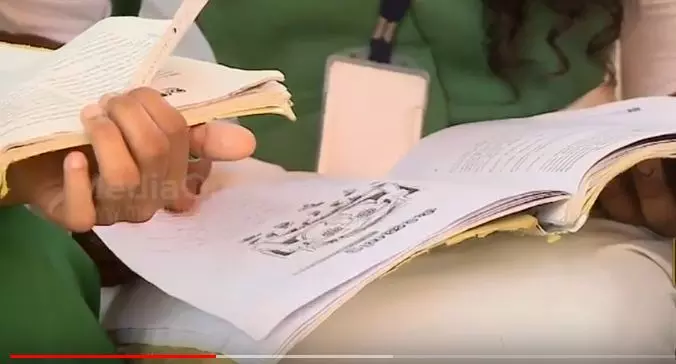 പാഠപുസ്തക പരിഷ്കരണത്തില് വിദ്യാഭ്യാസ വകുപ്പ് അയഞ്ഞു പാഠപുസ്തക പരിഷ്കരണത്തില് വിദ്യാഭ്യാസ വകുപ്പ് അയഞ്ഞു