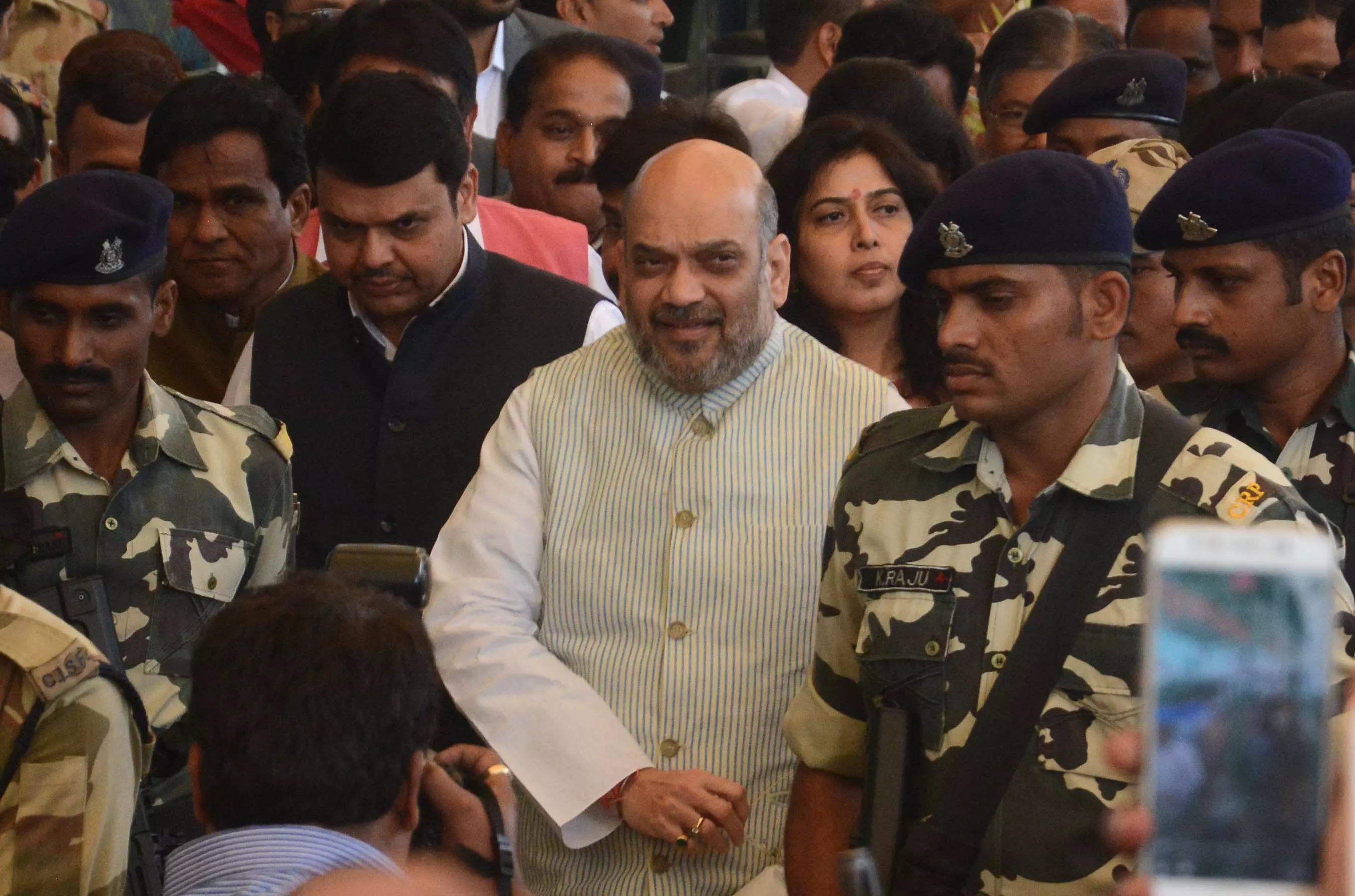 കണ്ണൂര്‍ വിമാനത്താവളത്തില്‍ ആദ്യ യാത്രക്കാരനായി അമിത് ഷാ   