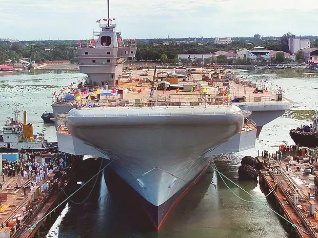 ഇന്ത്യയിലെ ഏറ്റവും വലിയ ഡ്രൈഡോക്ക് കൊച്ചി കപ്പല്ശാലയില് ഇന്ത്യയിലെ ഏറ്റവും വലിയ ഡ്രൈഡോക്ക് കൊച്ചി കപ്പല്ശാലയില്