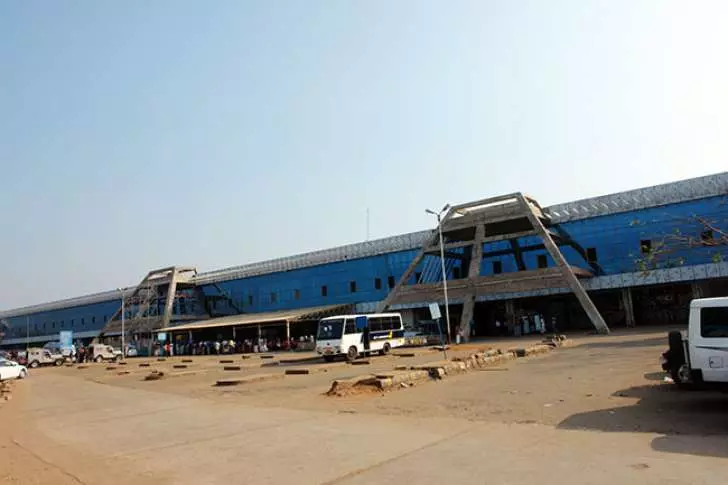 കരിപ്പൂരില് വലിയ വിമാനങ്ങളുടെ സര്വീസ് പുനരാരംഭിക്കുന്നതിലുള്ള അനിശ്ചിതത്വം തുടരുന്നു കരിപ്പൂരില് വലിയ വിമാനങ്ങളുടെ സര്വീസ് പുനരാരംഭിക്കുന്നതിലുള്ള അനിശ്ചിതത്വം തുടരുന്നു