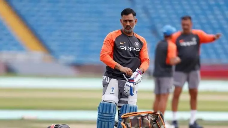 ടി20 ടീമില് ഇടമില്ല; ധോണിയെ പുറത്താക്കിയോ? ടി20 ടീമില് ഇടമില്ല; ധോണിയെ പുറത്താക്കിയോ?