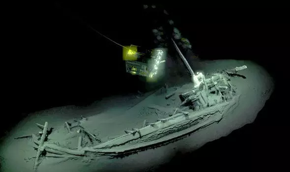 2500 വര്ഷം മുങ്ങി കിടന്ന കപ്പലിലെ ഭക്ഷണത്തിന് വരെ ഒന്നും സംഭവിച്ചില്ല; പര്യവേക്ഷണം അടുത്തറിയാം 2500 വര്ഷം മുങ്ങി കിടന്ന കപ്പലിലെ ഭക്ഷണത്തിന് വരെ ഒന്നും സംഭവിച്ചില്ല; പര്യവേക്ഷണം അടുത്തറിയാം