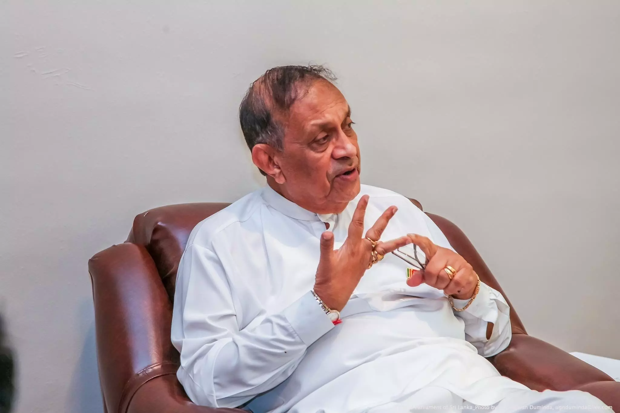 ലങ്കന് പ്രതിസന്ധി രക്തകലുഷിതമായേക്കാം എന്ന് സ്പീക്കറുടെ മുന്നറിയിപ്പ് ലങ്കന് പ്രതിസന്ധി രക്തകലുഷിതമായേക്കാം എന്ന് സ്പീക്കറുടെ മുന്നറിയിപ്പ്