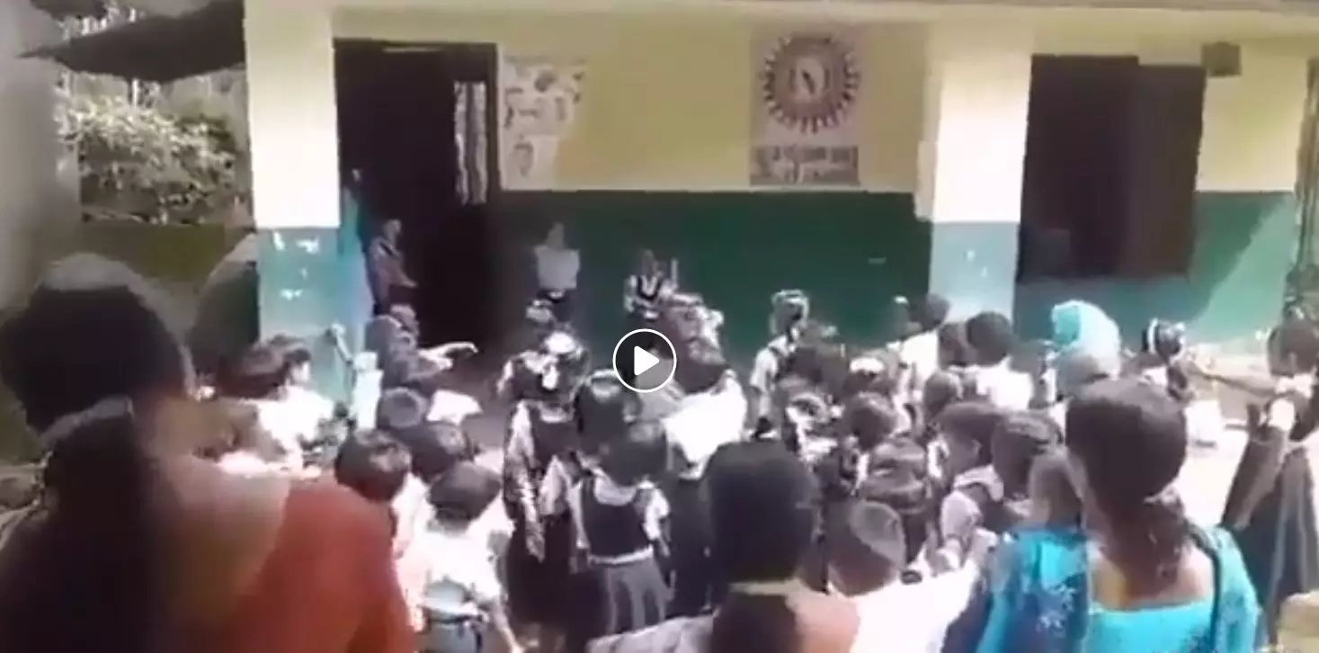 ‘കുറുക്കന്മാരെയും മുതിര്ന്നവരെയും ബഹുമാനിക്കും, ഞാന് എന്റെ രാജ്യത്തിന് വേണ്ടി പ്രേമിക്കും’; ‘കുറുക്കന്മാരെയും മുതിര്ന്നവരെയും ബഹുമാനിക്കും, ഞാന് എന്റെ രാജ്യത്തിന് വേണ്ടി പ്രേമിക്കും’;