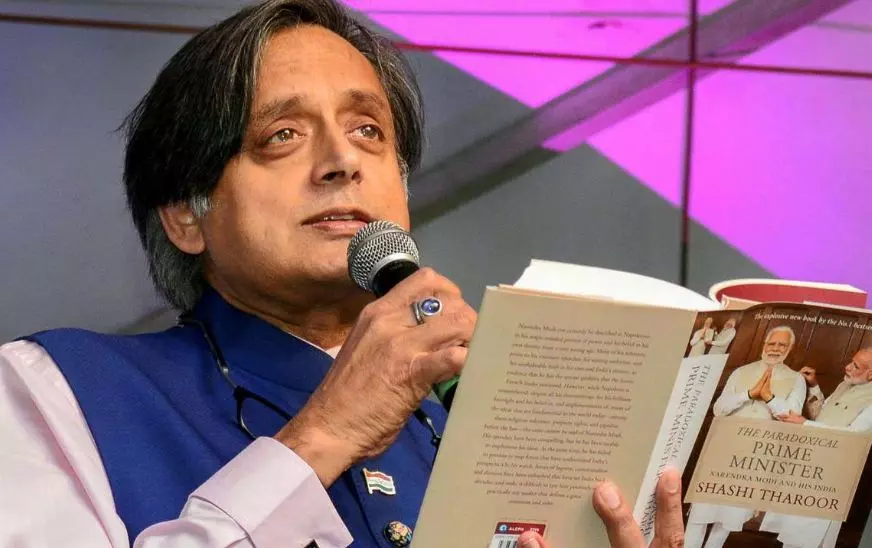 “ഞാന്‍ അപ്രത്യക്ഷമായതിന്‍റെ കാരണം തിരയുന്നവരോട്”.. വിശദീകരണവുമായി ശശി തരൂര്‍