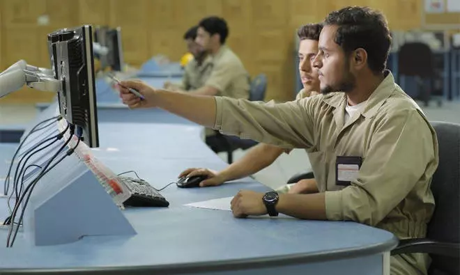 സൗദിയില്‍  ജോലി നഷ്ടമായ വിദേശി എഞ്ചിനീയര്‍മാരുടെ എണ്ണം പന്ത്രണ്ടായിരമായി