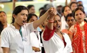 ഡിസംബര് ഒന്നു മുതല് നഴ്സുമാര് വീണ്ടും സമരത്തിലേക്ക് ഡിസംബര് ഒന്നു മുതല് നഴ്സുമാര് വീണ്ടും സമരത്തിലേക്ക്