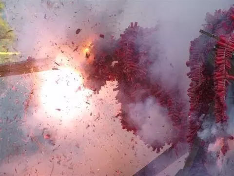 യു.പിയില്‍ 3 വയസുകാരിയുടെ വായിലിട്ട് പടക്കം പൊട്ടിച്ചു; കുട്ടി ഗുരുതരാവസ്ഥയില്‍