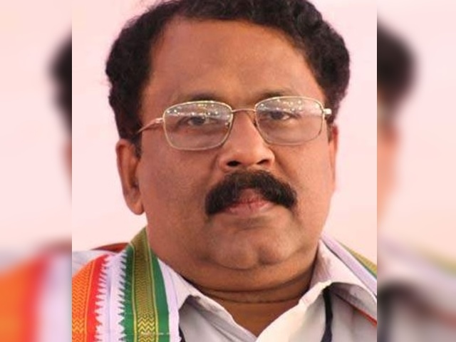 ശബരിമല തന്ത്രിക്കും ശ്രീധരന്‍ പിള്ളക്കുമെതിരെ കോടതിയലക്ഷ്യ ഹരജി