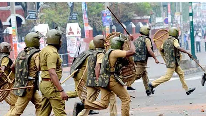 പുകവലിച്ചെന്നാരോപിച്ച് യുവാവിന് നേരെ എസ്.ഐയുടെ കയ്യേറ്റം