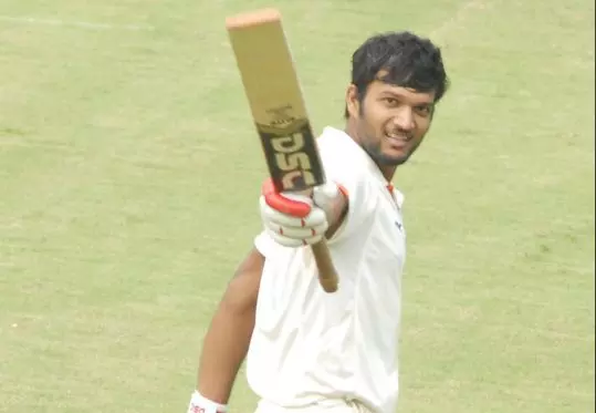 ജലജ് സക്‌സേനക്ക് സെഞ്ച്വറി; രണ്ടാം ദിനം നിറഞ്ഞത് കേരളം, ലീഡിലേക്ക് 