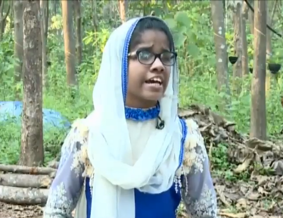 സംഗീതമാണ് കാഴ്ചയില്ലാത്ത ഫാത്തിമക്ക് വെളിച്ചമാകുന്നത്;പരിമിതികളെ അതിജീവിച്ച് കൊച്ചുമിടുക്കി