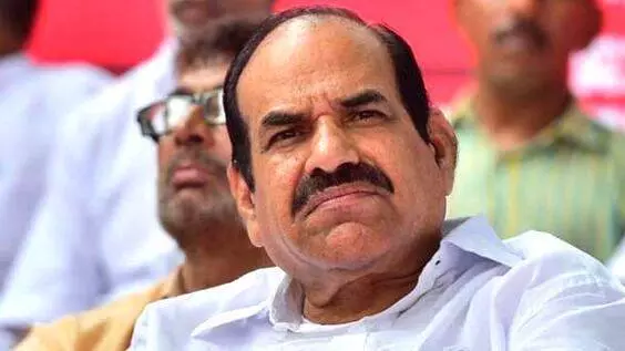 ഉമ്മന് ചാണ്ടിയെയും കുഞ്ഞാലിക്കുട്ടിയെയും ഒതുക്കാന് ആര്.എസ്.എസ് ചെന്നിത്തലയെ പ്രോത്സാഹിപ്പിക്കുന്നു; കോടിയേരി ഉമ്മന് ചാണ്ടിയെയും കുഞ്ഞാലിക്കുട്ടിയെയും ഒതുക്കാന് ആര്.എസ്.എസ് ചെന്നിത്തലയെ പ്രോത്സാഹിപ്പിക്കുന്നു; കോടിയേരി