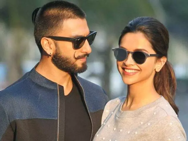 ബോളിവുഡ് കാത്തിരുന്ന രണ്വീര്-ദീപിക താരവിവാഹം ഇന്ന് ബോളിവുഡ് കാത്തിരുന്ന രണ്വീര്-ദീപിക താരവിവാഹം ഇന്ന്