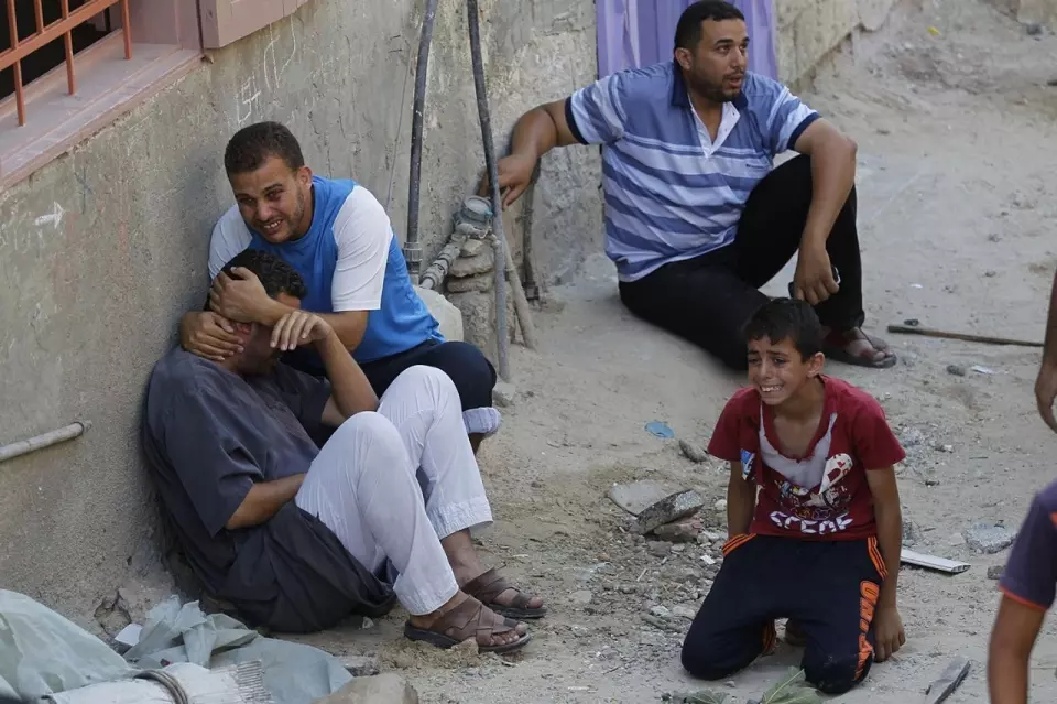 ഗസയില് വീണ്ടും ഇസ്രയേല് ആക്രമണം: 6 ഫലസ്തീനികള് കൊല്ലപ്പെട്ടു ഗസയില് വീണ്ടും ഇസ്രയേല് ആക്രമണം: 6 ഫലസ്തീനികള് കൊല്ലപ്പെട്ടു