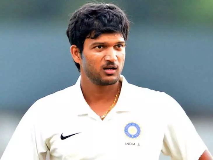 കേരളത്തിന്റെ സെന് ക്രിക്കറ്റ് താരം ജലജ് സക്സേന കേരളത്തിന്റെ സെന് ക്രിക്കറ്റ് താരം ജലജ് സക്സേന