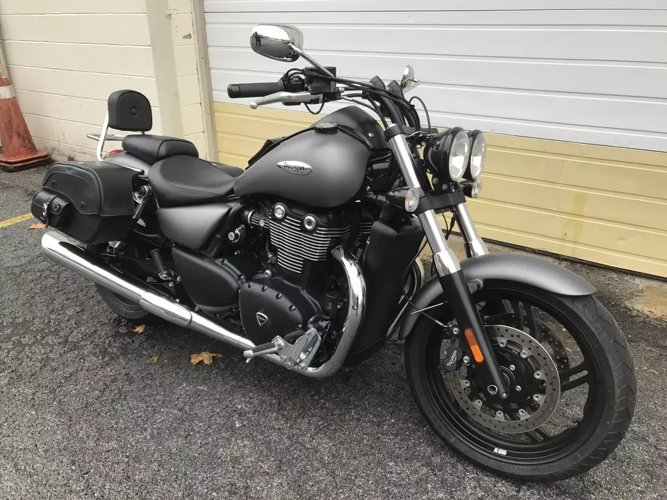 Triumph Thunderbird Storm