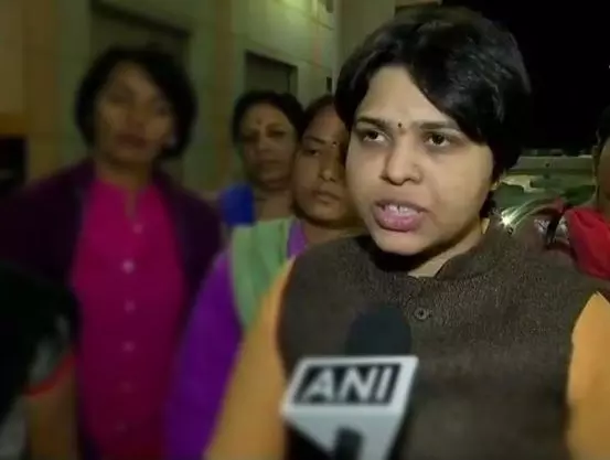 ആരാണ് ശബരിമല സന്ദര്ശിക്കാനെത്തിയ തൃപ്തി ദേശായി? ആരാണ് ശബരിമല സന്ദര്ശിക്കാനെത്തിയ തൃപ്തി ദേശായി?