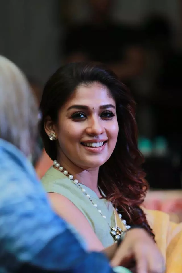 ഇവനാണ് അവന്‍, നയന്‍താരയുടെ കുട്ടി ആരാധകന്‍