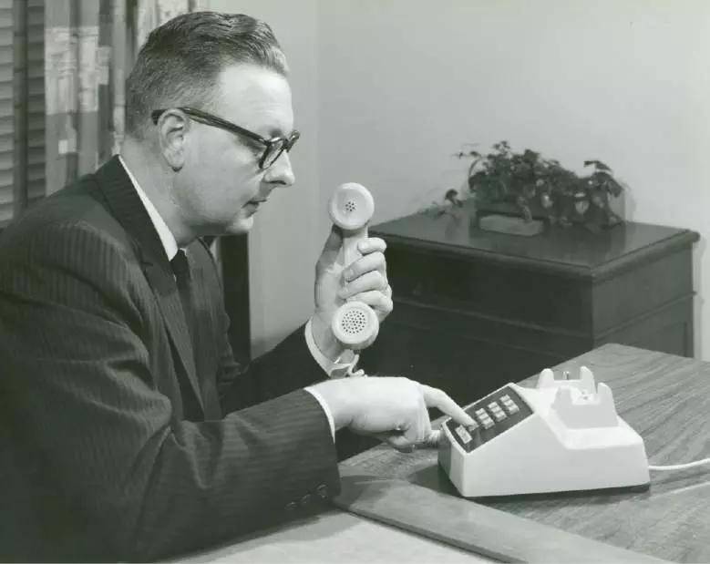 ടച്ച് ടോണ് ഫോണിന്റെ പിറവിക്ക് ഇന്ന് 50 വയസ് ടച്ച് ടോണ് ഫോണിന്റെ പിറവിക്ക് ഇന്ന് 50 വയസ്