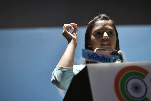 “മനഃശാസ്ത്രജ്ഞന്റെ സഹായം തേടിയാലോ എന്ന് ചിന്തിച്ച സമയങ്ങളുണ്ട്”; ഷെഹ്ല റാഷിദ് സംസാരിക്കുന്നു “മനഃശാസ്ത്രജ്ഞന്റെ സഹായം തേടിയാലോ എന്ന് ചിന്തിച്ച സമയങ്ങളുണ്ട്”; ഷെഹ്ല റാഷിദ് സംസാരിക്കുന്നു