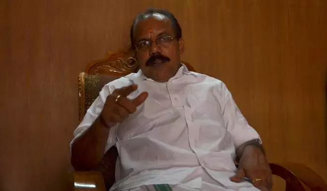 ശബരിമലയിലെ നിരോധനാജ്ഞക്ക് പുല്ലുവിലയെന്നു എ.എൻ രാധാകൃഷ്ണൻ  