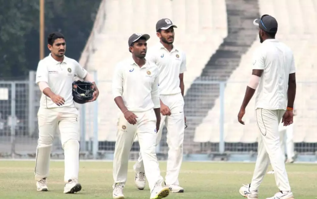 ഷമി എറിഞ്ഞിട്ടും രക്ഷയുണ്ടായില്ല; ബംഗാളിനെതിരെ ലീഡ്  നേടി കേരളം   