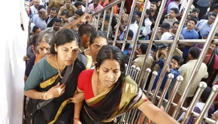 ശബരിമലയില് തീര്ഥാടകയെ അക്രമിച്ച സംഭവം: കെ. സുരേന്ദ്രനടക്കം ആര്.എസ്.എസ്-ബി.ജെ.പി നേതാക്കള്ക്കെതിരെ വീണ്ടും കേസ് ശബരിമലയില് തീര്ഥാടകയെ അക്രമിച്ച സംഭവം: കെ. സുരേന്ദ്രനടക്കം ആര്.എസ്.എസ്-ബി.ജെ.പി നേതാക്കള്ക്കെതിരെ വീണ്ടും കേസ്