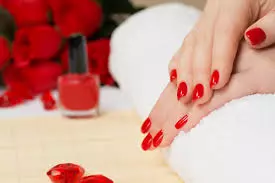 നഖത്തിന് ഭംഗിയില്ലെന്ന് തോന്നുന്നുണ്ടോ; ഇതാ ഇവ പരീക്ഷിക്കൂ നഖത്തിന് ഭംഗിയില്ലെന്ന് തോന്നുന്നുണ്ടോ; ഇതാ ഇവ പരീക്ഷിക്കൂ