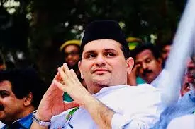 യുവജന യാത്ര: അധികാര രാഷ്ട്രീയത്തിലേക്കുള്ള മുനവ്വറലി ശിഹാബ് തങ്ങളുടെ കടന്നുവരവോ?