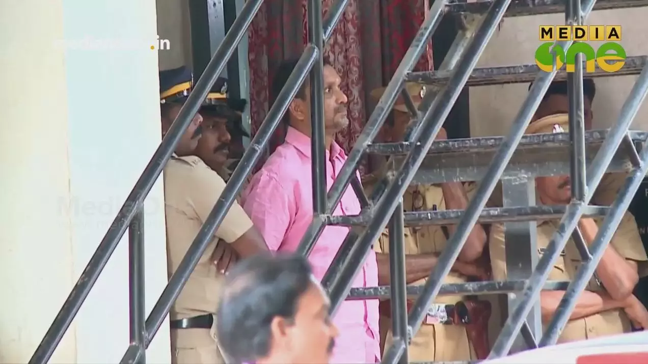 ഒരു കേസിൽ ജാമ്യത്തിലിറങ്ങി അടുത്ത കേസിൽ അകത്തേക്ക് 