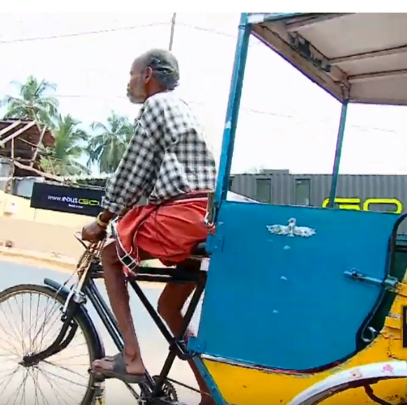 റിക്ഷാവാലാ...ഓ റിക്ഷാവാലാ..; സൈക്കിള്‍ റിക്ഷ കൊണ്ട് ജീവിതം ചവിട്ടുന്ന കോഴിക്കോടുകാരനെ പരിചയപ്പെടാം