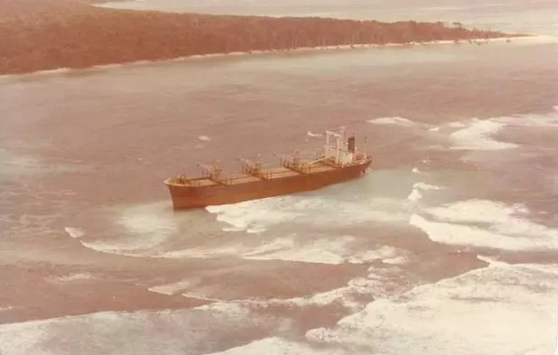 സെന്റിനല് ദ്വീപിനടുത്ത് 1981ല് കുടുങ്ങിയ കപ്പല് ഇന്നും കാണാം, ഗൂഗിള് മാപ്പില് സെന്റിനല് ദ്വീപിനടുത്ത് 1981ല് കുടുങ്ങിയ കപ്പല് ഇന്നും കാണാം, ഗൂഗിള് മാപ്പില്