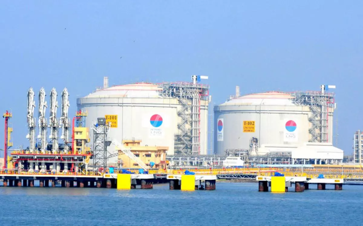 പുതുവൈപ്പ് സമരം; സ്ത്രീകളടക്കം അറസ്റ്റില് പുതുവൈപ്പ് സമരം; സ്ത്രീകളടക്കം അറസ്റ്റില്