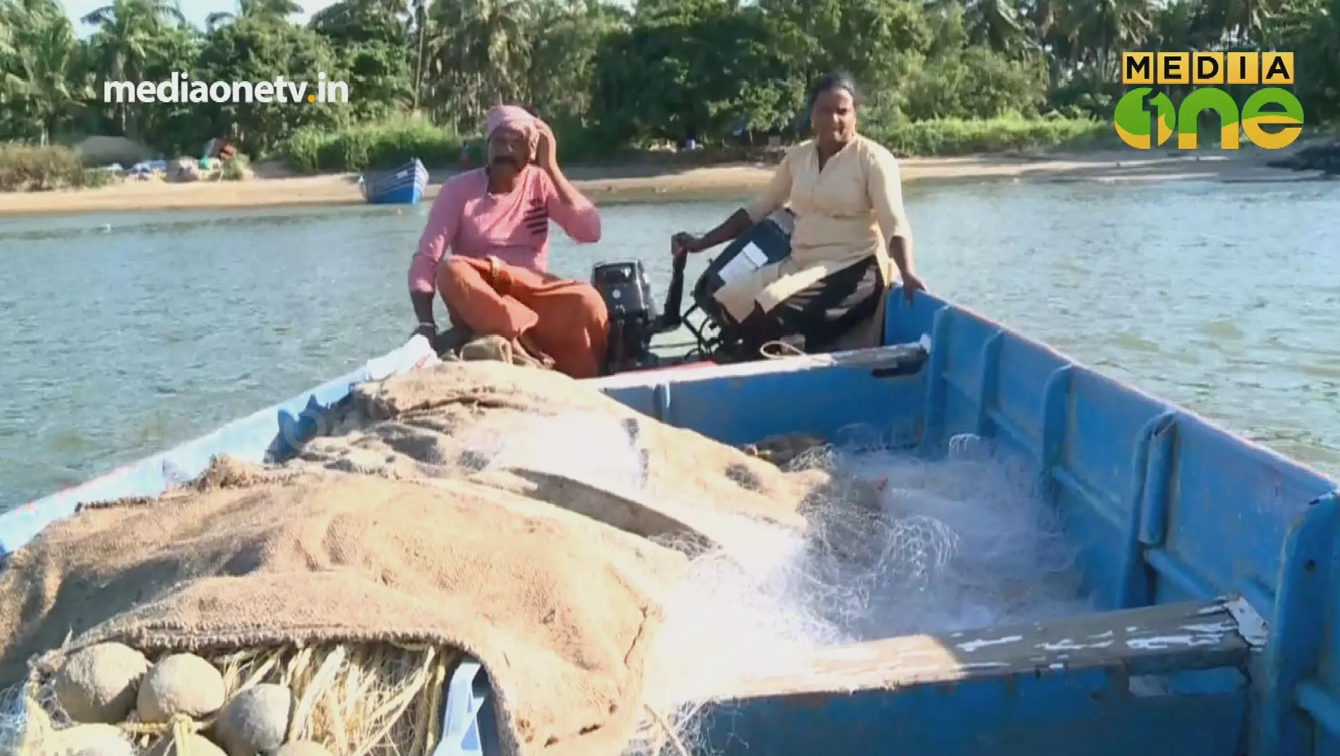 കാര്‍ത്തികേയന്‍ ഭാര്യ രേഖയെയും കൂട്ടി ആഴക്കടലിലേക്കിറങ്ങിയതിന് പിന്നിലെ കഥ