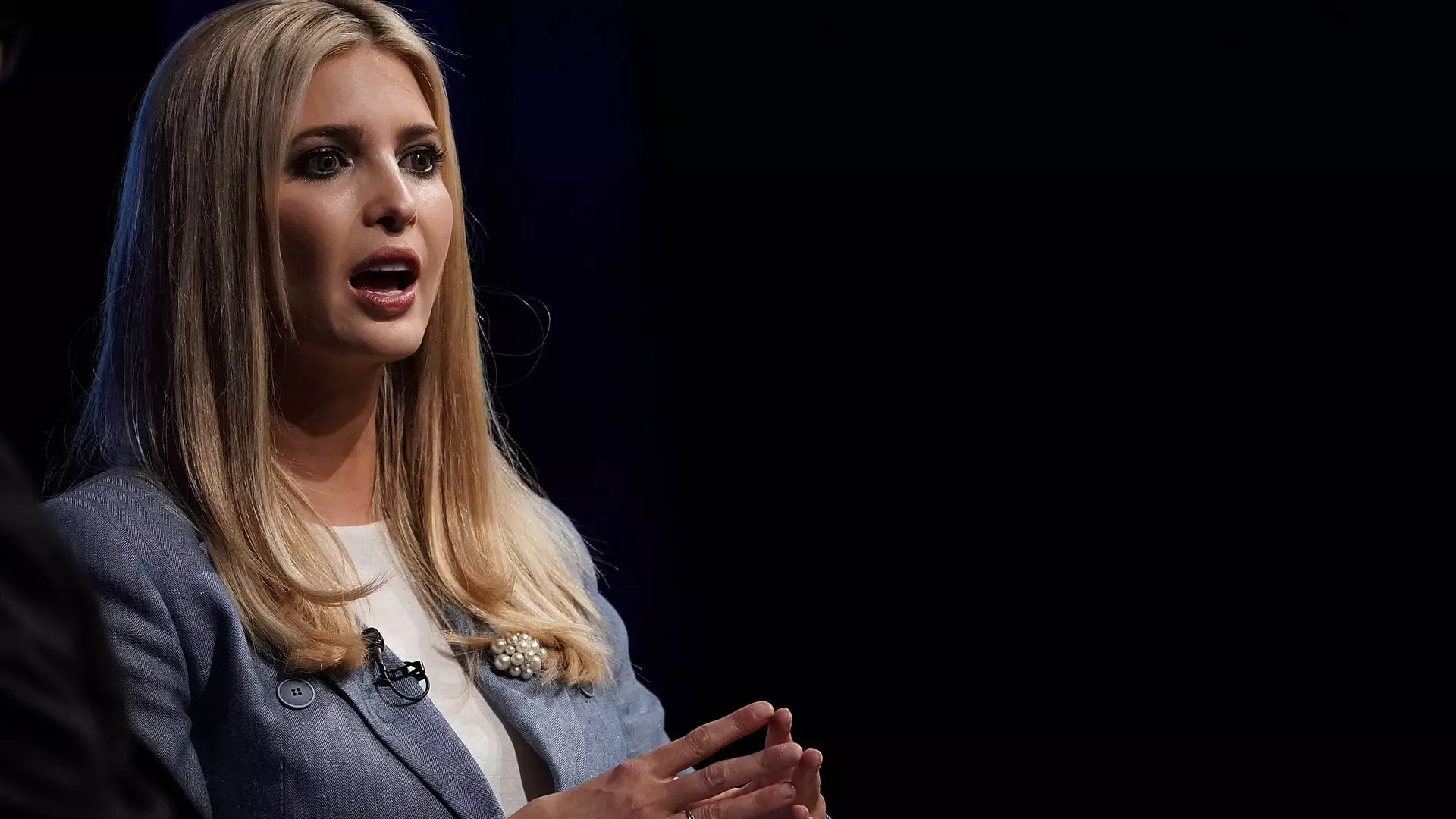 ഇവാന്‍ക ട്രംപ് എത്തുന്നതിന് തൊട്ടുമുമ്പ് യു.എസ് കോണ്‍സുലേറ്റിന് നേരെ ആക്രമണം