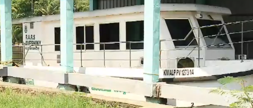 ഗവേഷിണി വെറുതെ കിടന്ന് നശിക്കുന്നു; വേമ്പനാട്ട് കായലിലെ ഗവേഷണങ്ങള്‍ നടക്കുന്നില്ല